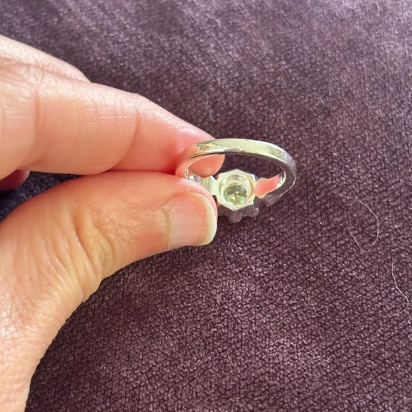 White Gold Plated Women's Ring with Canary Yellow and Clear Crystals - Picture 5 of 5